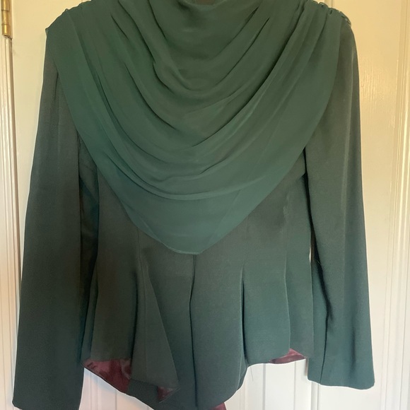 Green blazer with beads, orchestra tail, rushing. Vintage size 8. Fits 2 - Picture 6 of 6